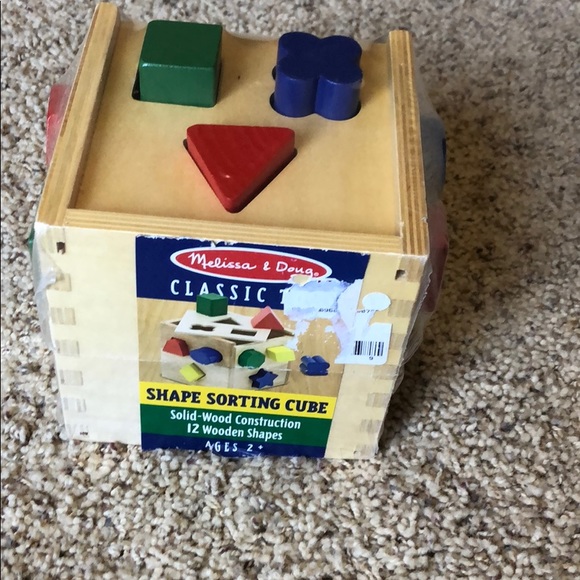 New Melissa & Doug Shape Sorting Cube Age 2+ - Picture 3 of 8